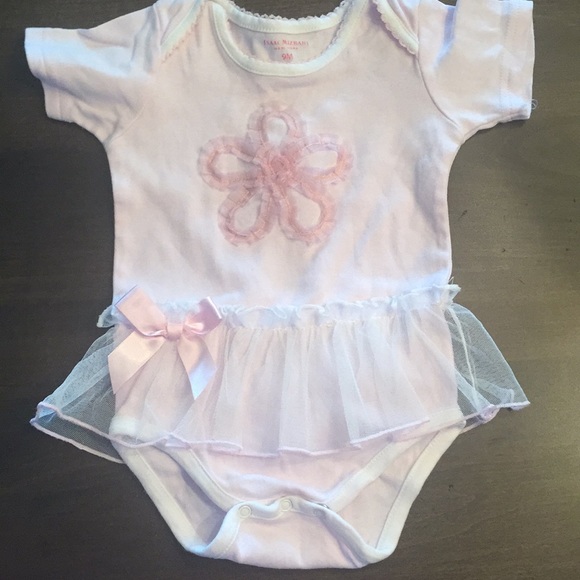 Isaac Mizrahi ballet onsie, size 9M - Picture 5 of 5